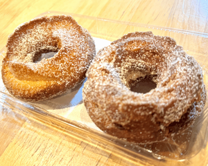  揚げたてドーナッツ シナモン 2個入り  Donuts With Cinnamon