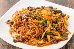 麻婆春雨 Cellophane Noodles with Spicy Meat Sauce