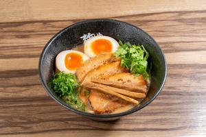 豚骨鰹の炙り豚らーめん豚マヨ丼セット
