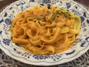 エビトマトのクリームパスタ
