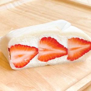 国産いちごホイップサンド