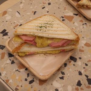 ハムからしサンド