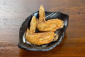 手羽先の唐揚げ(特製しょうゆダレ)
