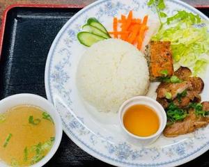 Cm Sn, Ch 焼肉ライス Rice with Grilled Pork and Shredded Pork Skin