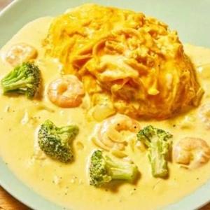 海老とホワイトソースのレアオムライス Rare Omelette Rice with Shrimp ＆ white sauce