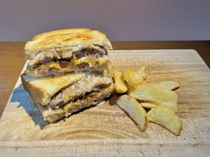 ダブルパティメルト DOUBLE PATTY MELT [No sides included]