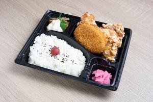 カラコロ弁当