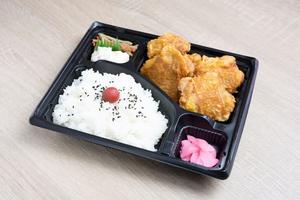 カレーからあげ弁当