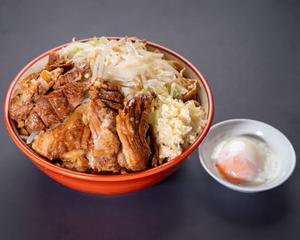 肉マシまぜそば 温玉付き(200g)Mazesoba with Extra Meat (with poached egg)