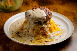 ポルチーニハンバーグチーズオムライス＆ミニサラダWhite sauce Hamburger Cheese  Omelette Rice ＆ mini salad