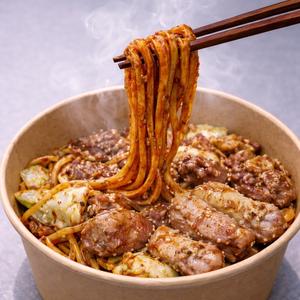 特選A5和牛カルビと牛バラの味噌焼きうどん