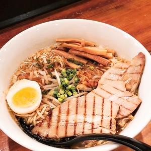 チャーシュー醤油ラーメン