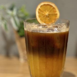 アイスレモンティー (Ice Lemon Tea)