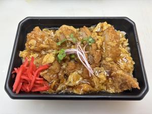 トリカツの卵とじ弁当