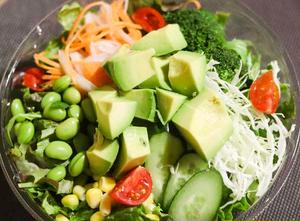 1/2フレッシュアボカドサラダ【Half avocado salad】