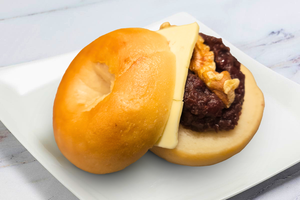 ベーグルサンド あんバターとクルミ Organic Azuki Bean Paste, Butter ＆ Walnut