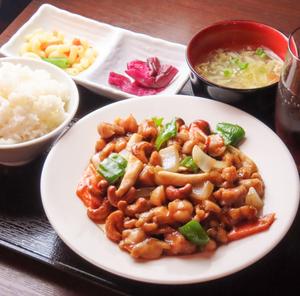 鶏肉とカシューナッツ炒め