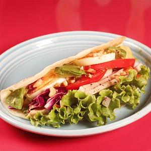 アボカド＆チキンのCOBBタコス Avocado ＆ Chicken COBB Tacos