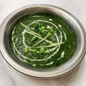ほうれん草 チキンカレー 【Spinach and Chicken Curry】