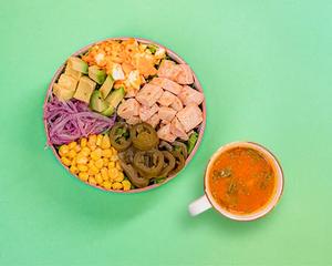 日替わり野菜スープとスパイシーサラダ