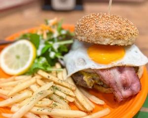 ベーコンチーズバーガー (Bacon Cheese Burger)