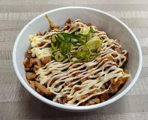 ミニチャーシュー丼(マヨかけ)