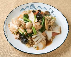 五目あんかけ焼きそば Mixed Yakisoba with Starchy Sauce