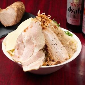 【チーズのせ】豚骨爆盛り汁なしラーメン [Cheese topping] Tonkotsu ramen without soup