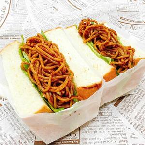 昔ながらの！焼きそばサンド