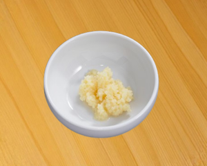 焼きあご塩らー麺 たかはし 刻みニンニク