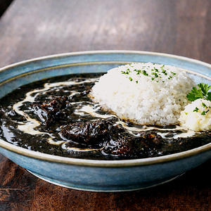 1番人気！！黒毛和牛スジ黒カレー・Japanese Wagyu Beef Black Curry