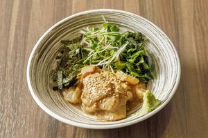 旬の鮮魚の胡麻醤油和え