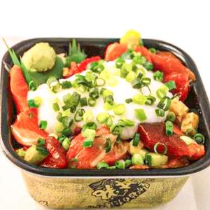 丼丸 バラとろろ丼