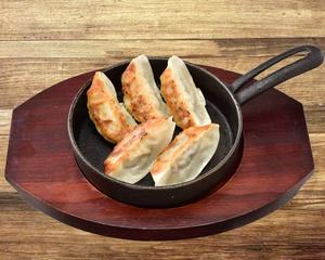「つぼ八特製」焼餃子 Tsubohachi Special Pan-Fried Gyoza Dumplings