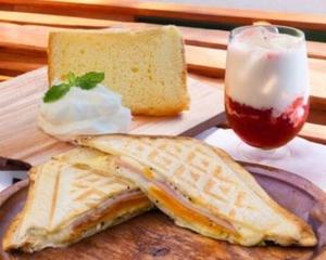 ハムチーズホットサンド【シフォン・ドリンクセット】