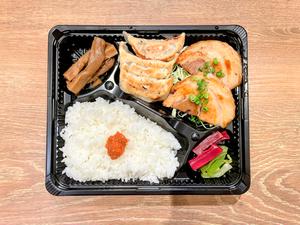 肉汁焼餃子チャーシュー弁当