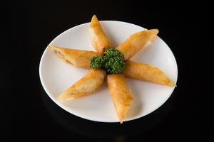 春巻(3本) Spring Roll (3 Pieces)