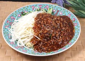 じゃーじゃー麺 Minced Pork Noodles