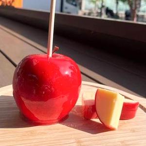 国産りんご飴 「カットしてご提供」