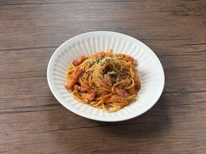 パンチェッタのトマトソースパスタ