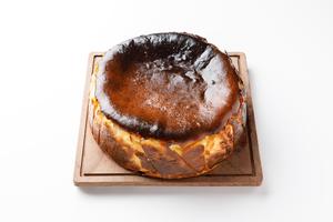 バスクチーズケーキ(1ホール)