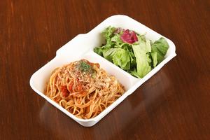 粗挽き牛肉の濃厚ボロネーゼ