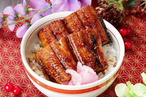 【並】香ばし鰻丼(鰻2切れ) [Normal] Eel bowl (2 slices of eel)