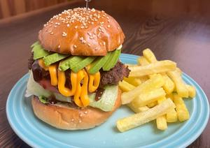 和牛アボカドチーズバーガー