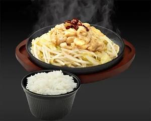 塩ホルモン炒め定食 Salted pork rectums stir-fried with vegetables and rice