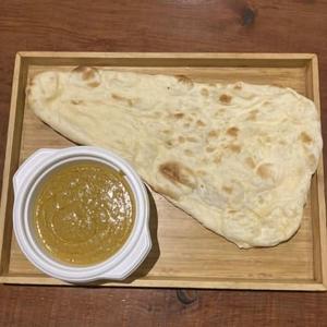 チキンカレー＆ナンまたはライスchiken curry ＆nan or rice
