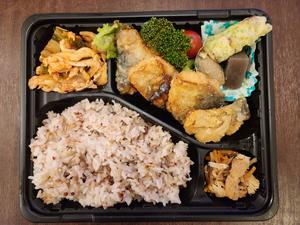 早乙女の鯖(さば)の竜田揚げ弁当お茶つき