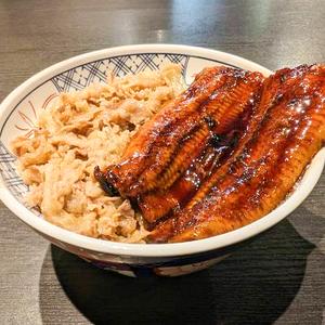 贅沢鰻牛丼(鰻半身と黒毛和牛)