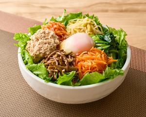 ツナマヨと5種類のナムルビビンバ
