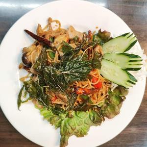スパゲッティパッキーマオ(ハーブパスタ炒め)